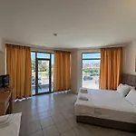 Persani Hotel 2*