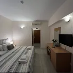 Persani Hotel 2*