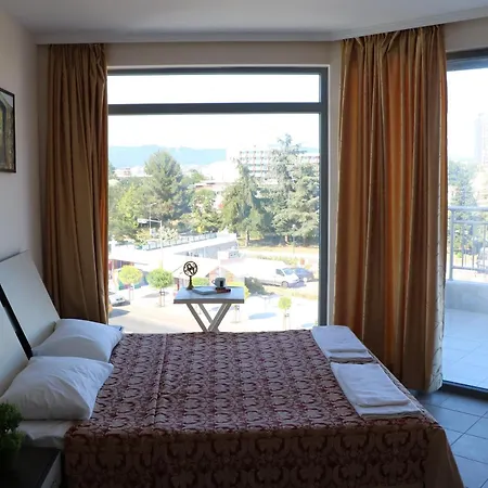 Persani Hotel 2*